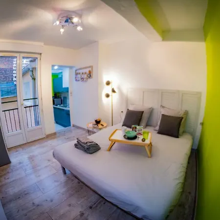 Appartement CHEVAL DE TROYES - Ecrin de calme - HYPER CENTRE Extérieur photo
